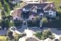 Deputies search Justin Bieber's house in egg-throwing probe Deputies search Justin Bieber's house in egg-throwing probe